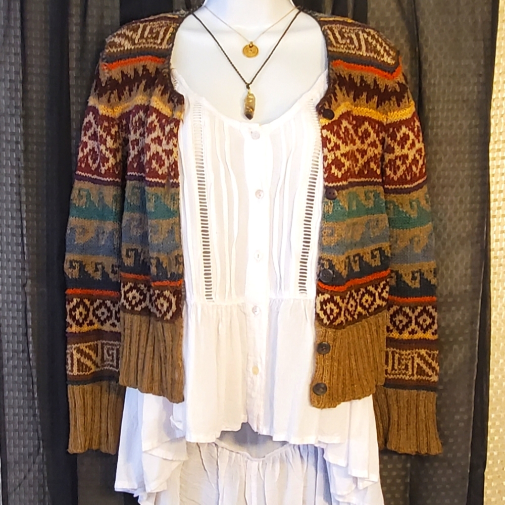 Peruvian Collection sweater - Picture 2 of 3